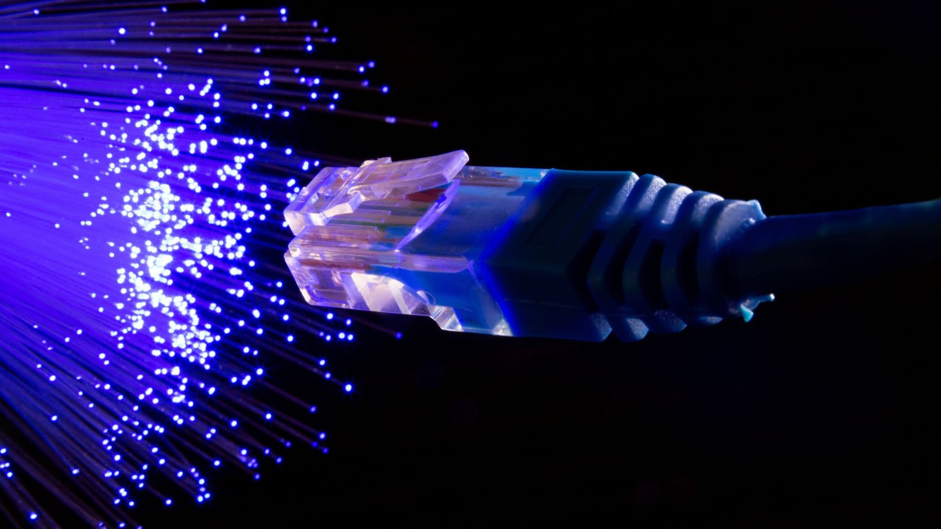 ไฟเบอร์ออปติก (Fiber Optic) vs VDSL ต่างกันอย่างไร เลือกแบบไหนดี